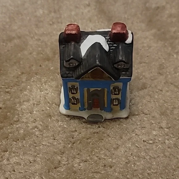 Vintage Porcelain Trinket Box House - Picture 2 of 7